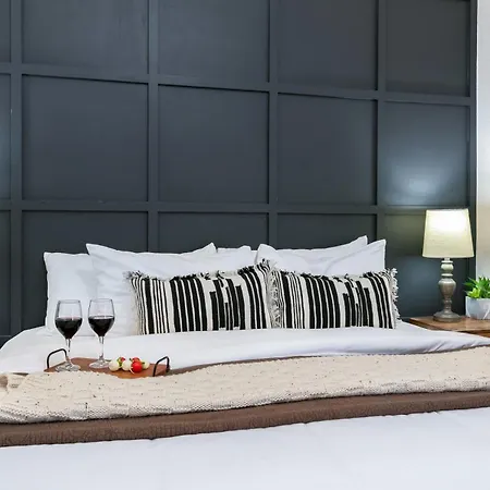 Downtown Retreat #5 - Walk To Main, Shared Pool & Hot Tub Appartement